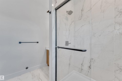 50 Hazelwood Lane, Spruce Grove, AB - Indoor Photo Showing Bathroom