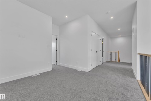 50 Hazelwood Lane, Spruce Grove, AB - Indoor Photo Showing Other Room