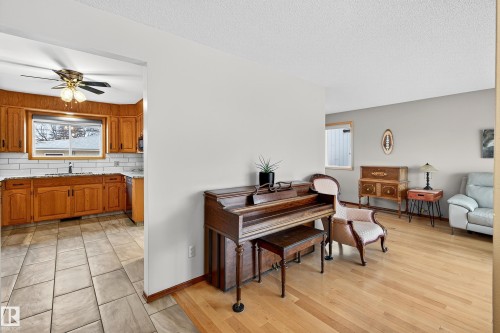 9616 154 Street, Edmonton, AB - Indoor