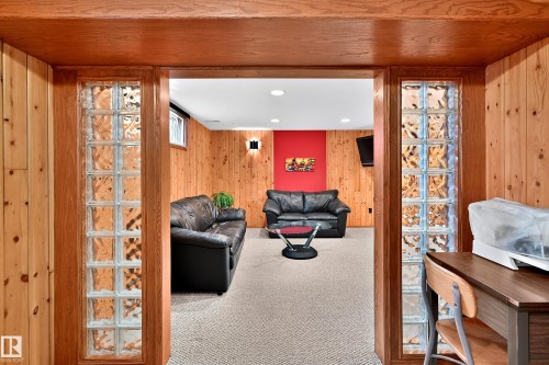 9616 154 Street, Edmonton, AB - Indoor