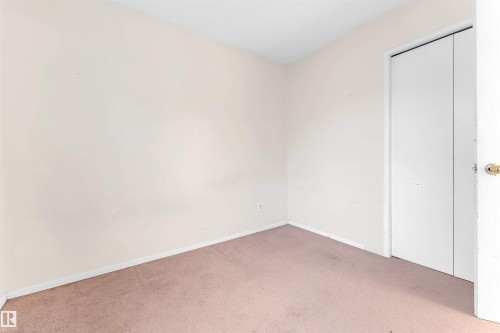 Edmonton, AB - Indoor Photo Showing Other Room