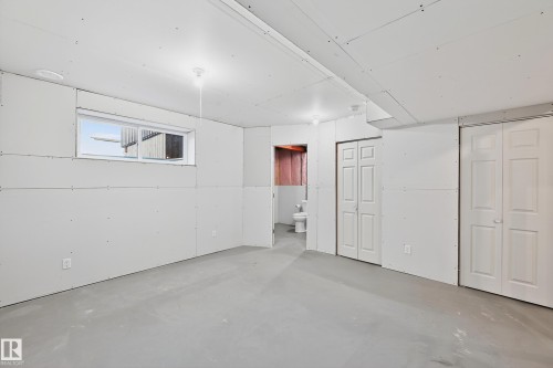 244 Larch Crescent, Leduc, AB - Indoor Photo Showing Garage