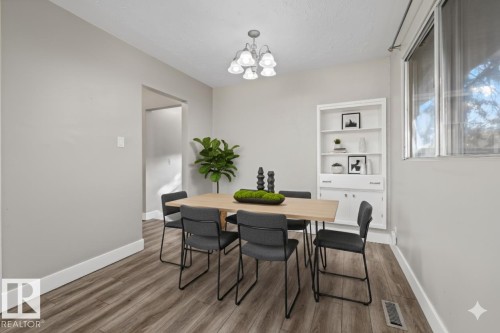13311 Dovercourt Avenue, Edmonton, AB - Indoor Photo Showing Dining Room