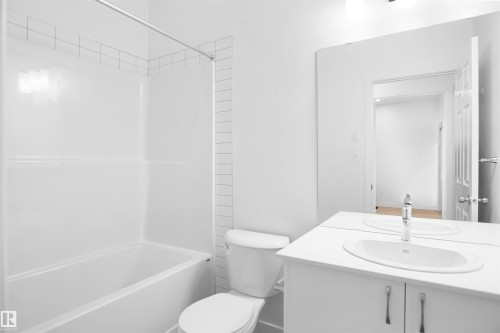 8731 183 Avenue, Edmonton, AB - Indoor Photo Showing Bathroom