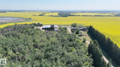 21203 18 Street, Edmonton, AB 