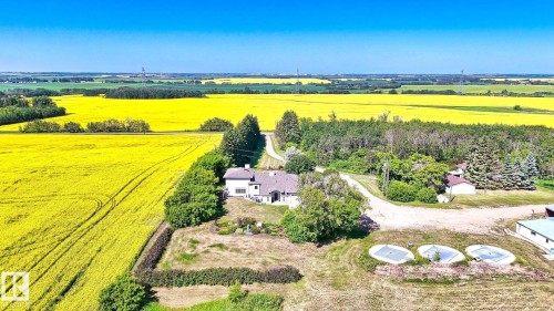 21203 18 Street, Edmonton, AB 