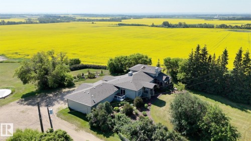 21203 18 Street, Edmonton, AB 