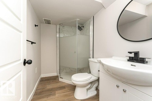 13229 85 Street, Edmonton, AB - Indoor Photo Showing Bathroom