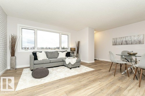 13229 85 Street, Edmonton, AB - Indoor Photo Showing Living Room