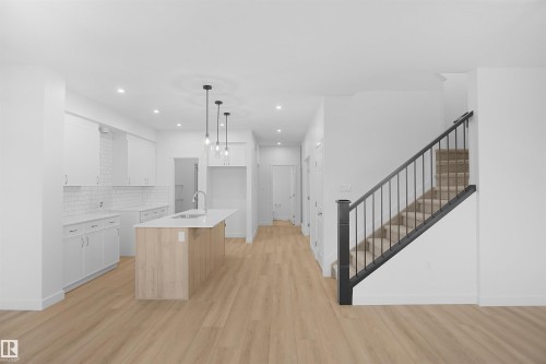 7235 182 Avenue, Edmonton, AB - Indoor Photo Showing Kitchen