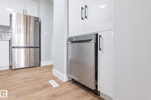 2309 85 Street, Edmonton, AB - Indoor Photo Showing Kitchen