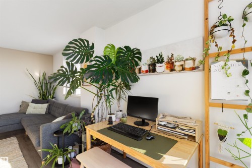 1401 9816 112 Street, Edmonton, AB - Indoor Photo Showing Other Room