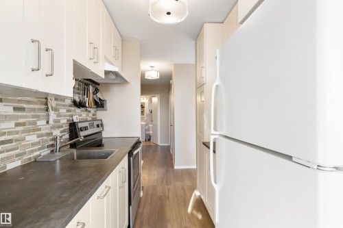 1401 9816 112 Street, Edmonton, AB - Indoor Photo Showing Kitchen