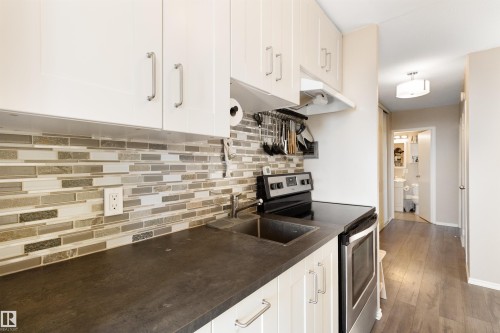 1401 9816 112 Street, Edmonton, AB - Indoor Photo Showing Kitchen