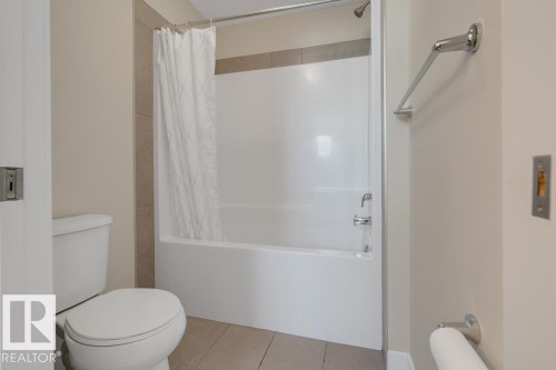 4250 Chichak Close, Edmonton, AB - Indoor Photo Showing Bathroom