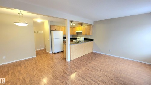 181 230 Edwards Drive, Edmonton, AB - Indoor Photo Showing Kitchen