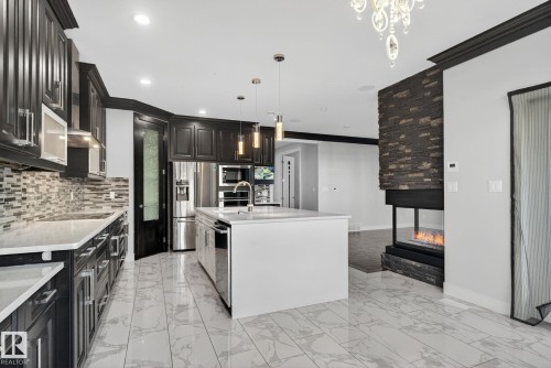 8536 19 Avenue, Edmonton, AB - Indoor Photo Showing Kitchen With Upgraded Kitchen