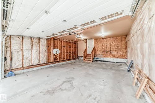 5930 165 Avenue, Edmonton, AB - Indoor Photo Showing Garage