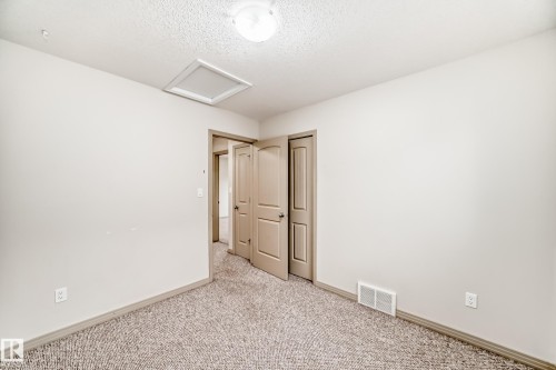 5930 165 Avenue, Edmonton, AB - Indoor Photo Showing Other Room