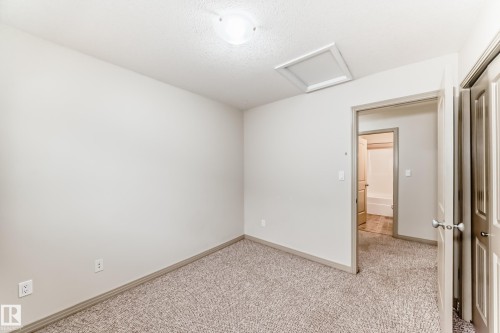 5930 165 Avenue, Edmonton, AB - Indoor Photo Showing Other Room