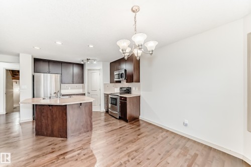5930 165 Avenue, Edmonton, AB - Indoor Photo Showing Kitchen