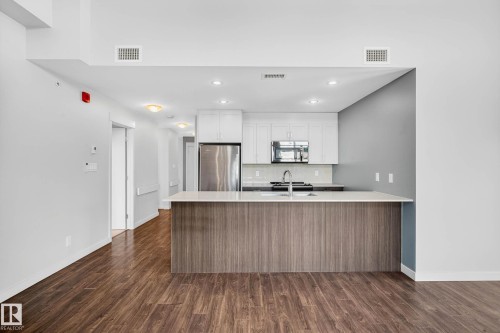 513 5 St Louis Street, St. Albert, AB - Indoor Photo Showing Kitchen