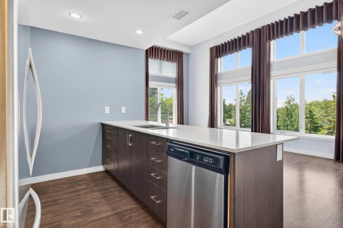 513 5 St Louis Street, St. Albert, AB - Indoor Photo Showing Kitchen