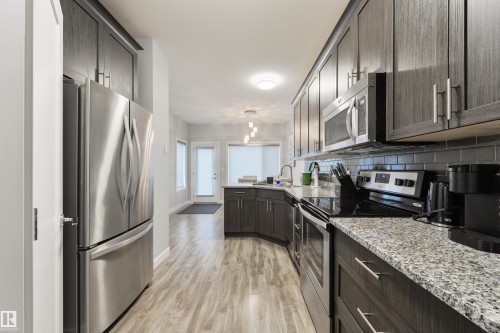 10511 154 Street, Edmonton, AB - Indoor Photo Showing Kitchen With Upgraded Kitchen