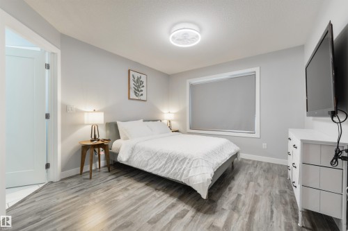 10511 154 Street, Edmonton, AB - Indoor Photo Showing Bedroom
