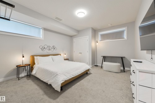10511 154 Street, Edmonton, AB - Indoor Photo Showing Bedroom