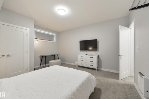 10511 154 Street, Edmonton, AB - Indoor Photo Showing Bedroom