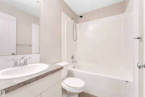 610 Tamarack Road, Edmonton, AB - Indoor Photo Showing Bathroom