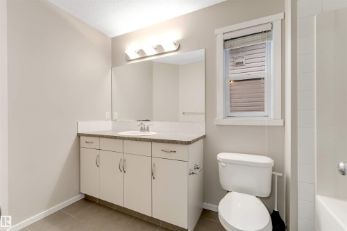 610 Tamarack Road, Edmonton, AB - Indoor Photo Showing Bathroom