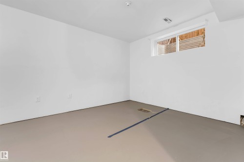 610 Tamarack Road, Edmonton, AB - Indoor Photo Showing Other Room