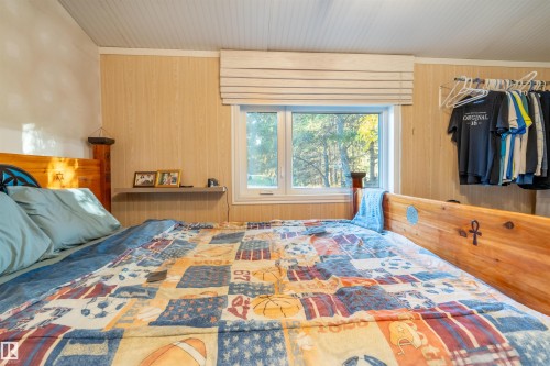 62 Buskmose Drive, Rural Wetaskiwin County, AB - Indoor Photo Showing Bedroom