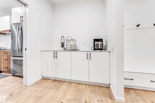 6205 46 Avenue, Beaumont, AB - Indoor Photo Showing Other Room