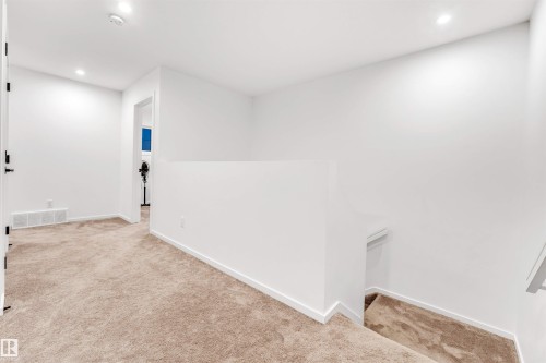 6205 46 Avenue, Beaumont, AB - Indoor Photo Showing Other Room