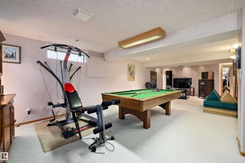 1060 Wedgewood Boulevard, Edmonton, AB - Indoor Photo Showing Other Room