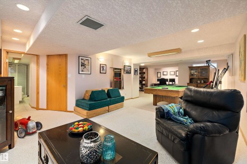 1060 Wedgewood Boulevard, Edmonton, AB - Indoor