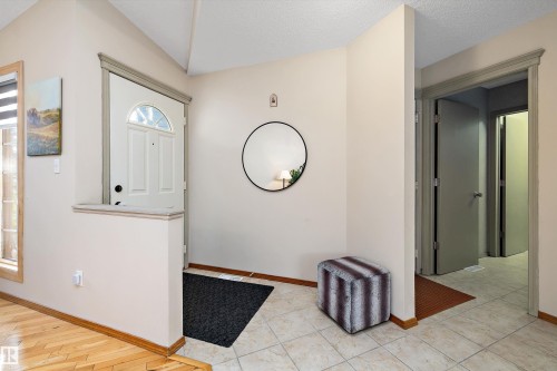 1060 Wedgewood Boulevard, Edmonton, AB - Indoor Photo Showing Other Room