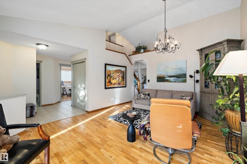 1060 Wedgewood Boulevard, Edmonton, AB - Indoor