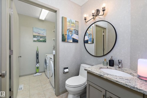 1060 Wedgewood Boulevard, Edmonton, AB - Indoor Photo Showing Bathroom