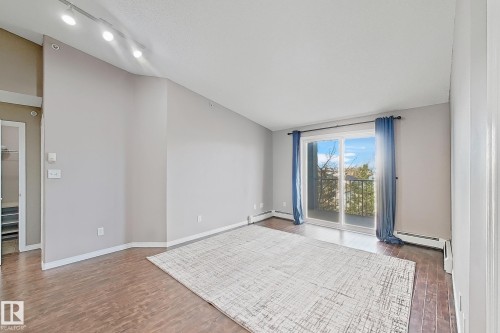 421 3425 19 Street, Edmonton, AB - Indoor Photo Showing Other Room