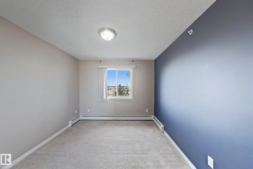 421 3425 19 Street, Edmonton, AB - Indoor Photo Showing Other Room