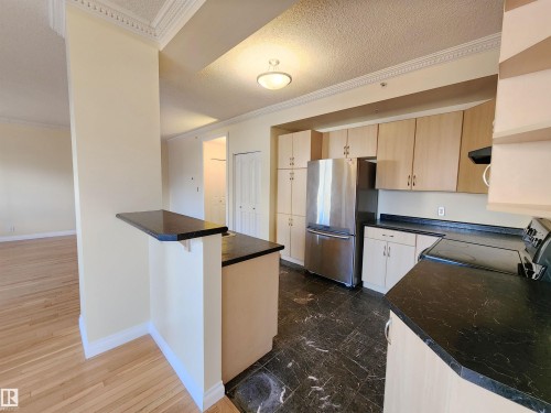 603 9707 105 Street, Edmonton, AB - Indoor Photo Showing Kitchen