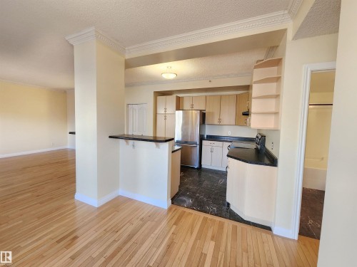 603 9707 105 Street, Edmonton, AB - Indoor Photo Showing Kitchen