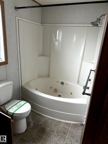 4816 48 Avenue, Wetaskiwin, AB - Indoor Photo Showing Bathroom