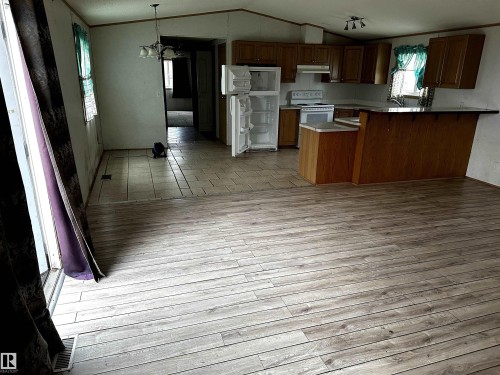 4816 48 Avenue, Wetaskiwin, AB - Indoor Photo Showing Kitchen