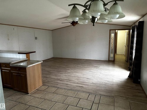 4816 48 Avenue, Wetaskiwin, AB - Indoor