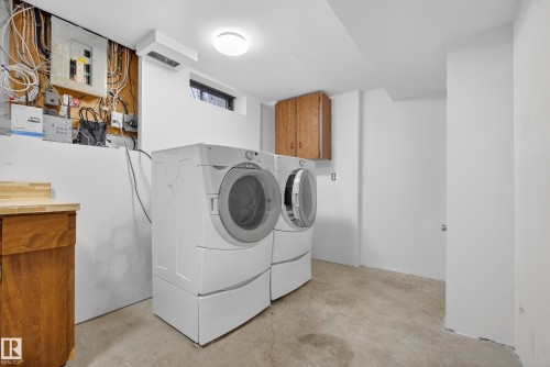 14524 21 Street, Edmonton, AB - Indoor Photo Showing Laundry Room